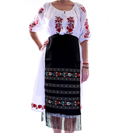Fota brodata cu model traditional Dobrita2