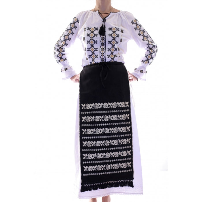 Fota brodata cu model traditional Mariuta1