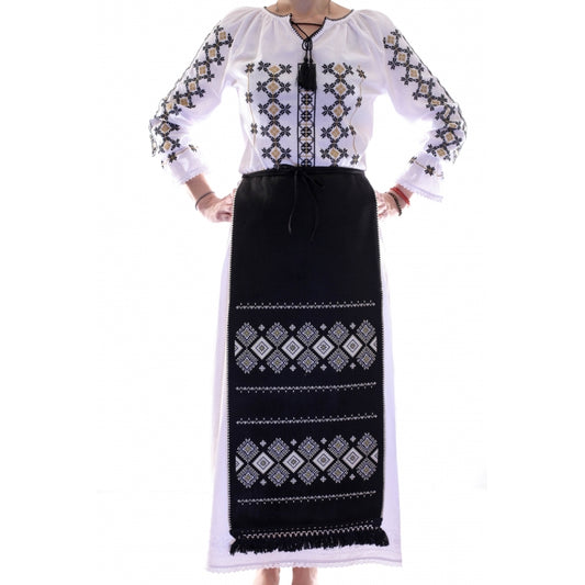 Fota brodata cu model traditional Mariuta3