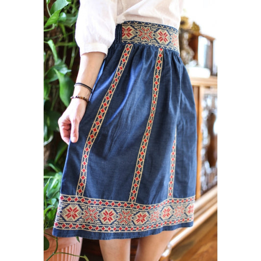 Fusta Jeans cu motive traditionale romanesti3