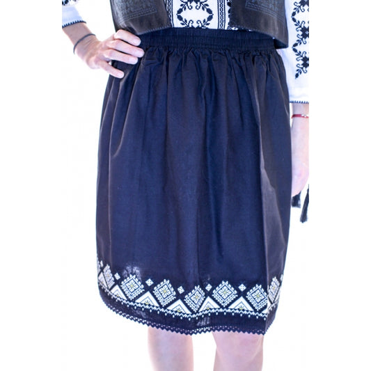 Fusta neagra cu motive traditionale romanesti geometrice