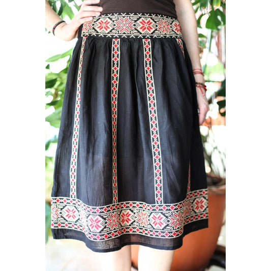 Fusta neagra cu motive traditionale romanesti
