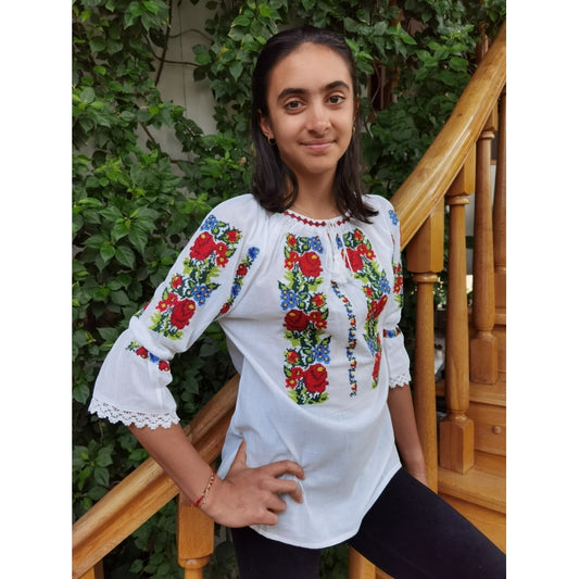 Ie Tradițională Albă din Bumbac cu Broderie Geometrică/Florală – Mâneci Trei Sferturi