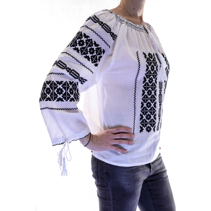 Ie Traditionala Codrina