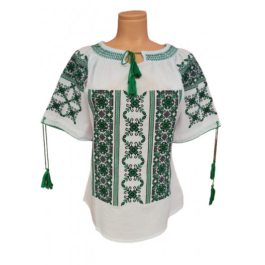 Ie traditionala romaneasca103