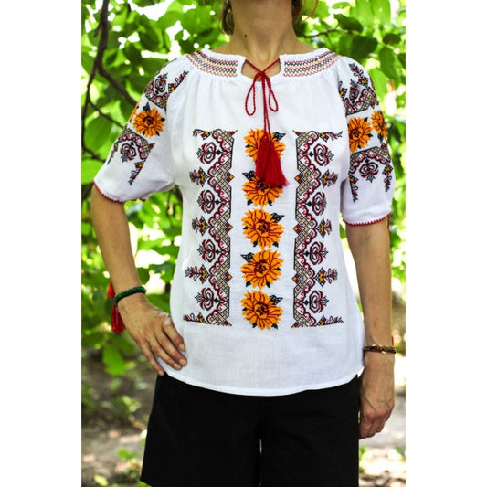 Ie traditionala romaneasca81