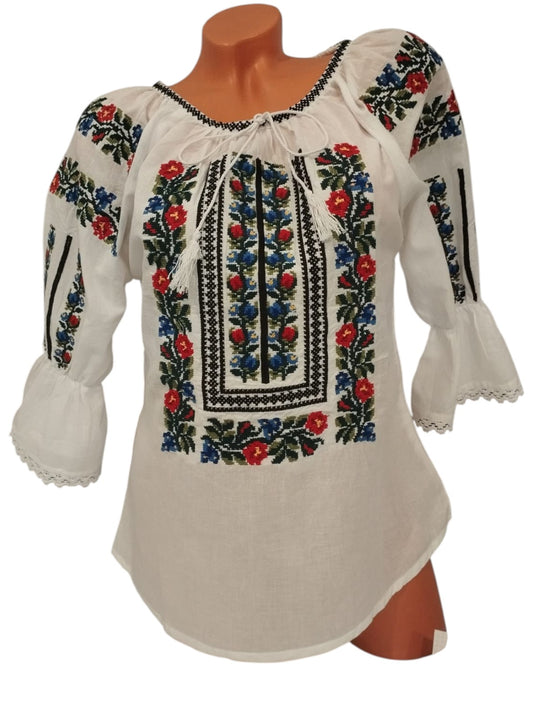 ie romaneasca de dama brodata cu motive florale