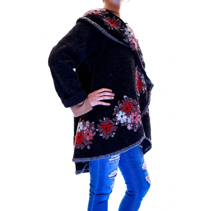Poncho din lana cu maneci2