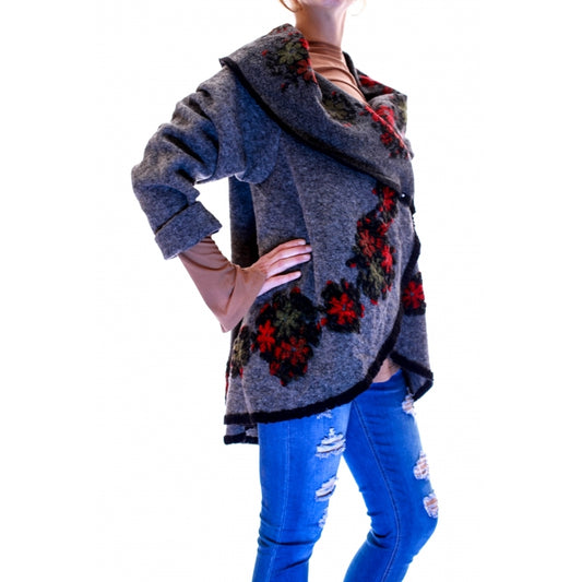 Poncho din lana cu maneci5
