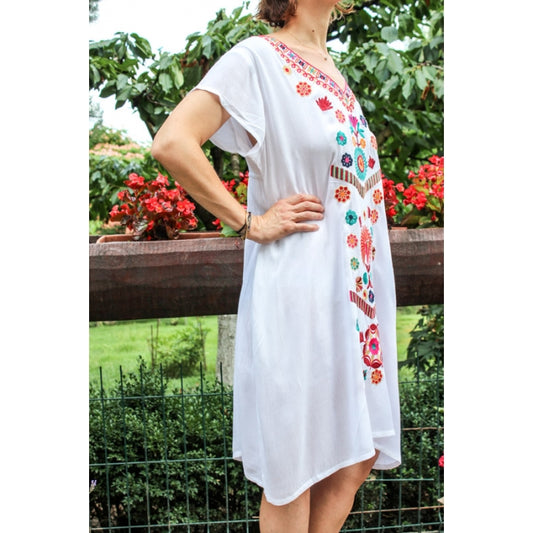 Rochie  brodata alba din vascoza Aida