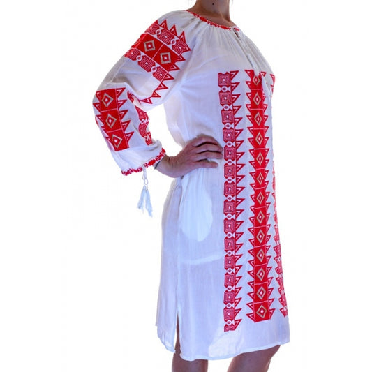 Rochie  brodata dreapta cu motive traditionale3