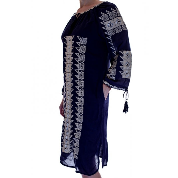 Rochie  brodata dreapta cu motive traditionale
