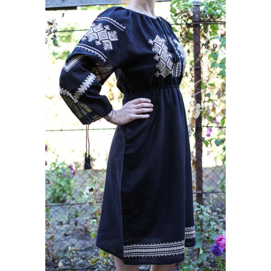 Rochie brodata Tudora3
