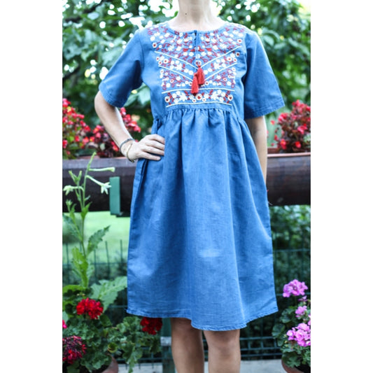 Rochie din denim cu broderie traditionala2