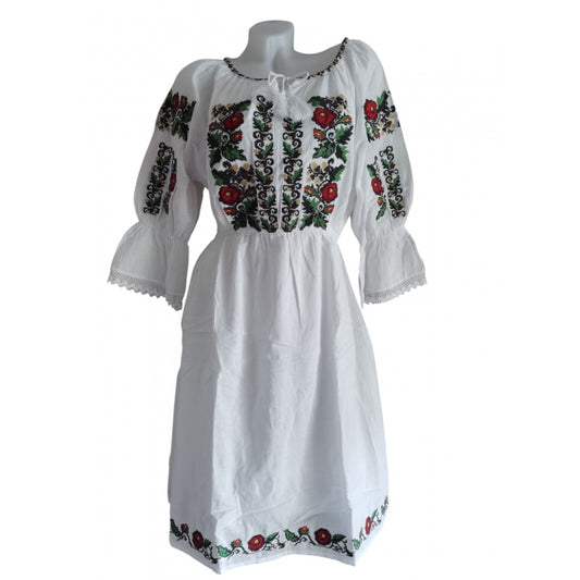 Rochie Tradițională Albă cu Broderie Florală – Marimi S-3XL