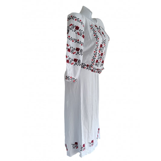 Rochie Tradițională Albă cu Broderie Roșie și Neagră – Marimi S-3XL