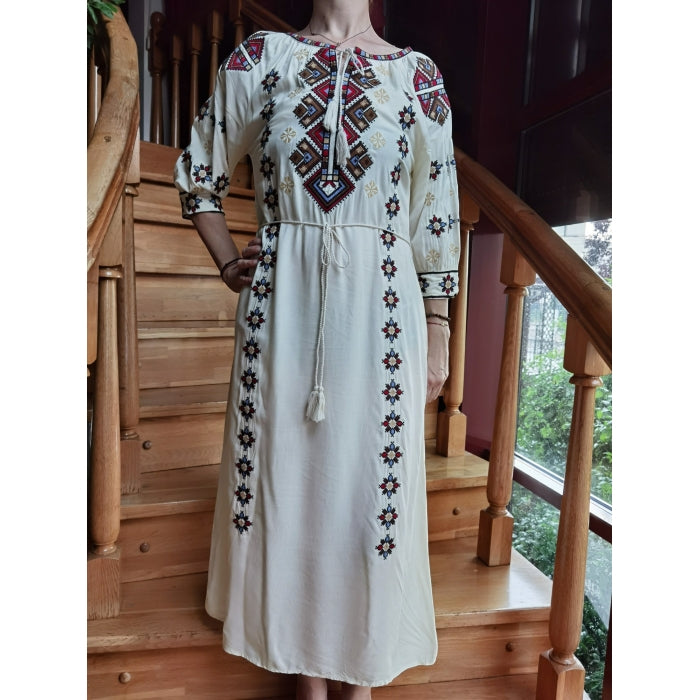 Rochie Tradițională din Țesătură Ușoară cu Broderie Multicoloră – Stil Românesc Autentic, Mărimi S-3XL
