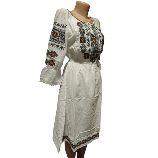 Rochie tradițională românească albă cu motive florale brodate – S până la 3XL