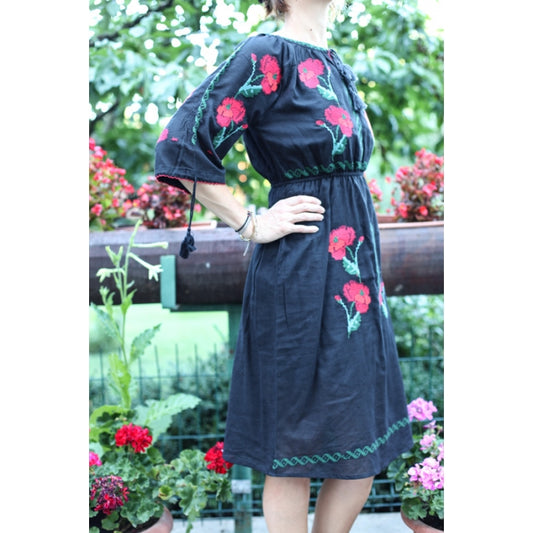 Rochie Traditionala brodata cu maci2