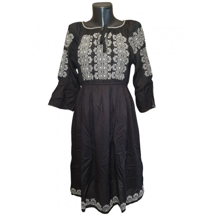 Rochie traditionala brodata cu motive romanesti-Model Ioana