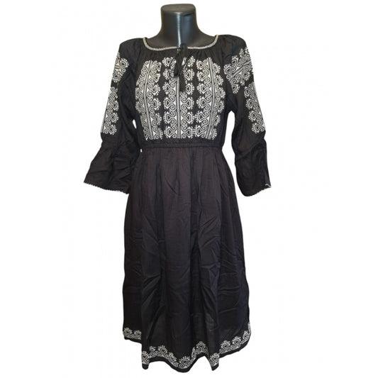 Rochie traditionala brodata cu motive romanesti-Model Ioana