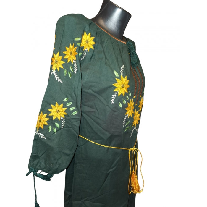 Rochie traditionala brodata cu motive romanesti-Model Ioana10