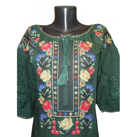 Rochie traditionala brodata cu motive romanesti-Model Ioana12