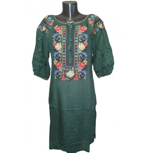 Rochie traditionala brodata cu motive romanesti-Model Ioana12
