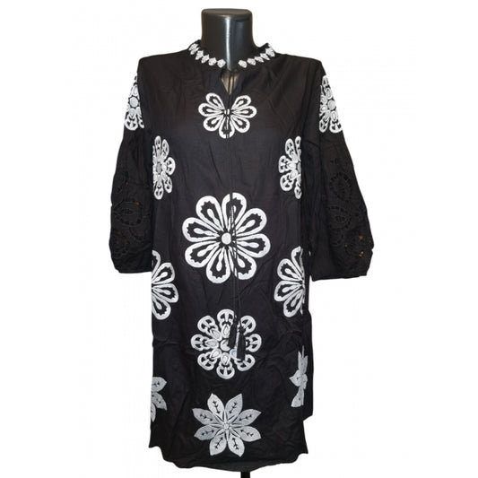 Rochie traditionala brodata cu motive romanesti-Model Ioana13