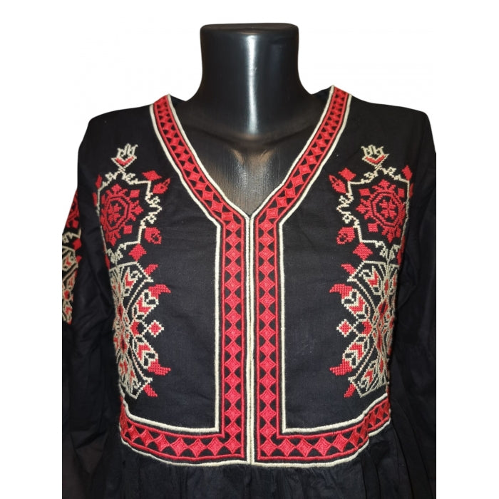 Rochie traditionala brodata cu motive romanesti-Model Ioana16