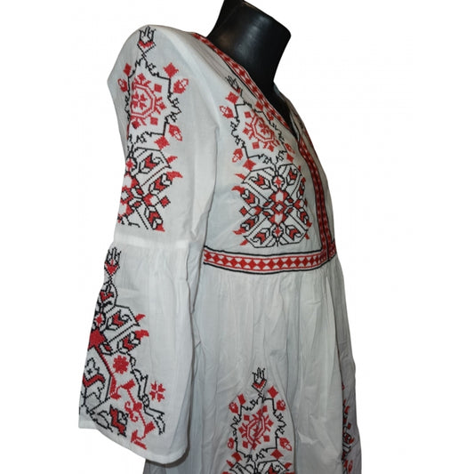 Rochie traditionala brodata cu motive romanesti-Model Ioana17