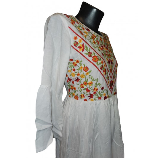 Rochie traditionala brodata cu motive romanesti-Model Ioana19