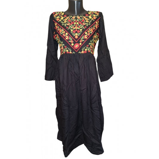 Rochie traditionala brodata cu motive romanesti-Model Ioana20