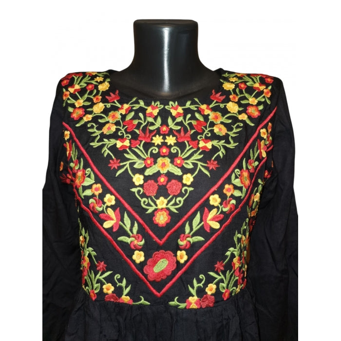 Rochie traditionala brodata cu motive romanesti-Model Ioana20