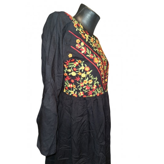 Rochie traditionala brodata cu motive romanesti-Model Ioana20
