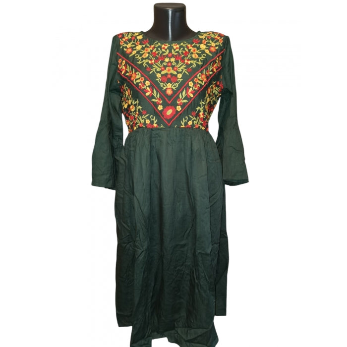 Rochie traditionala brodata cu motive romanesti-Model Ioana21