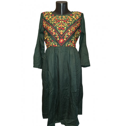 Rochie traditionala brodata cu motive romanesti-Model Ioana21