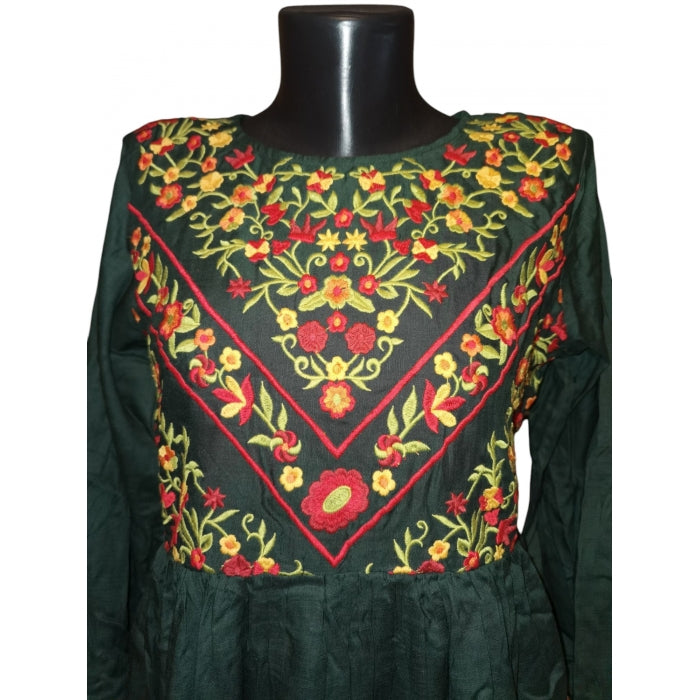Rochie traditionala brodata cu motive romanesti-Model Ioana21