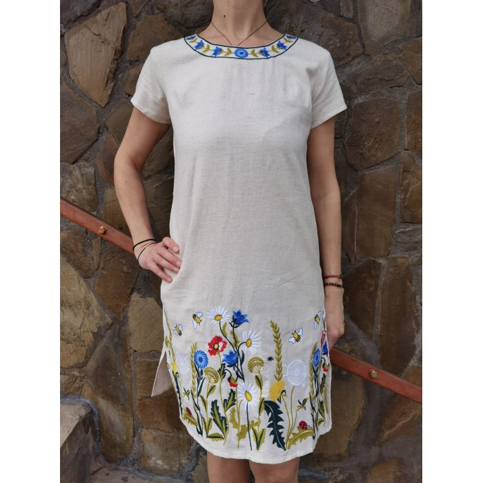 Rochie traditionala brodata cu motive romanesti-Model Ioana23