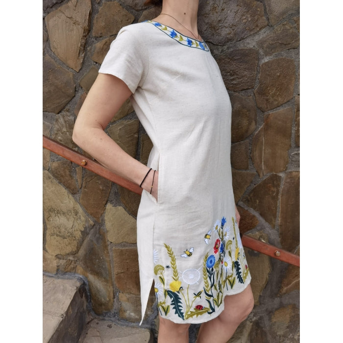 Rochie traditionala brodata cu motive romanesti-Model Ioana23