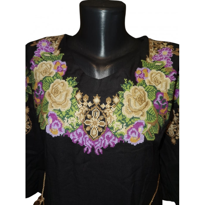 Rochie traditionala brodata cu motive romanesti-Model Ioana4
