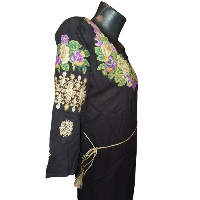 Rochie traditionala brodata cu motive romanesti-Model Ioana4
