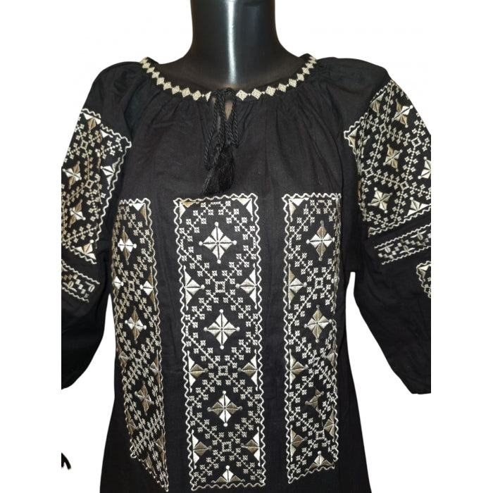 Rochie traditionala brodata cu motive romanesti-Model Ioana6