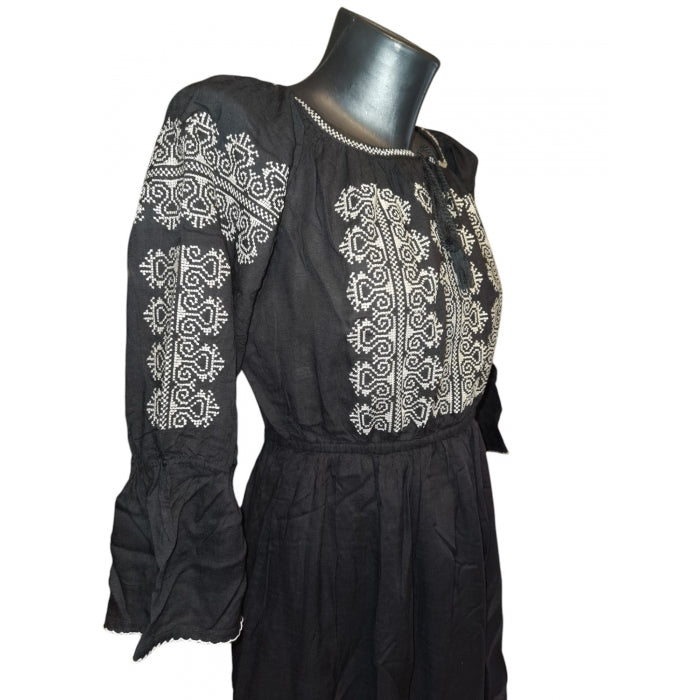 Rochie traditionala brodata cu motive romanesti-Model Ioana