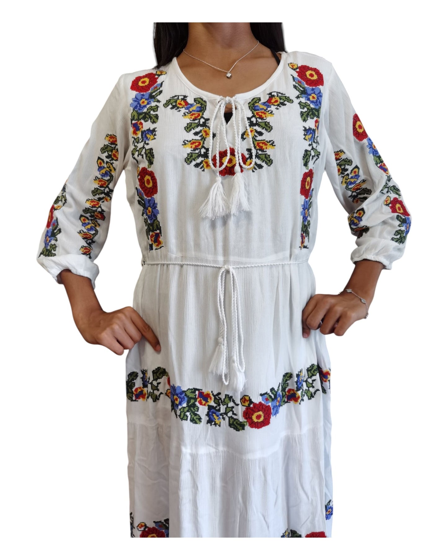 Rochie Tradițională Lungă din Crep cu Broderie Florală – Mărimi S-3XL