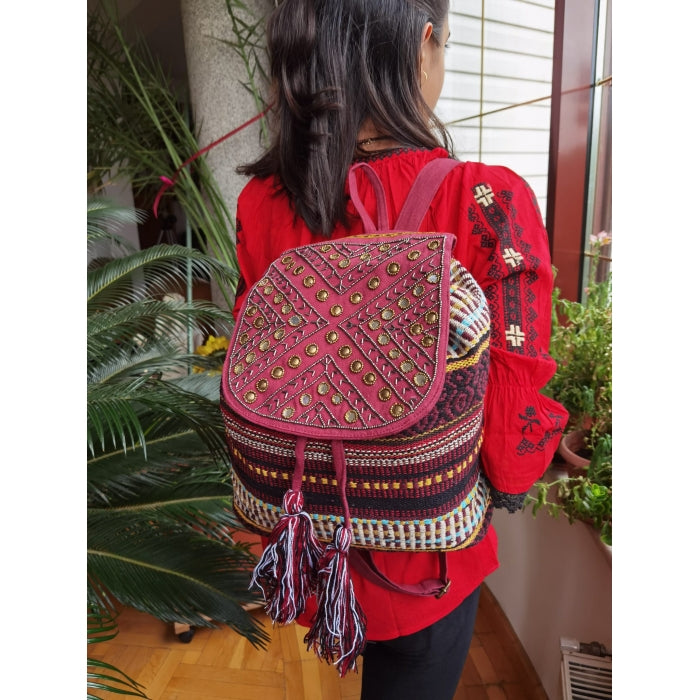 Rucsac din material textil cu broderie manuală, strasuri și paiete - model Maria