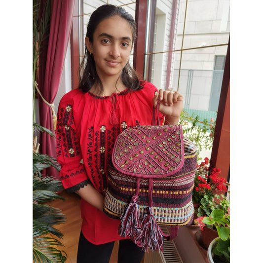 Rucsac din material textil cu broderie manuală, strasuri și paiete - model Maria