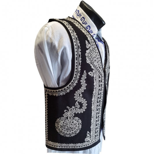Vesta traditionala neagra stilizata